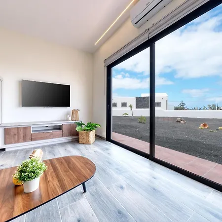 Villa Sea Whisper Lanzarote - Faro Park 204 *