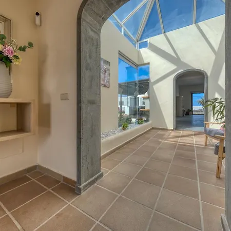 Villa Sea Whisper Lanzarote - Faro Park 204 *