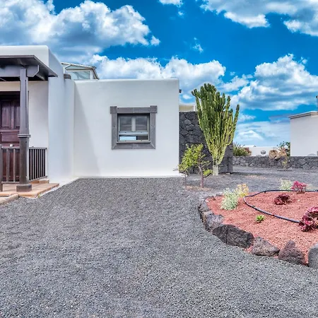 Sea Whisper Lanzarote - Faro Park 204