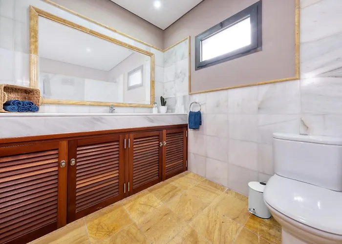 Sea Whisper Lanzarote - Faro Park 204 Villa *